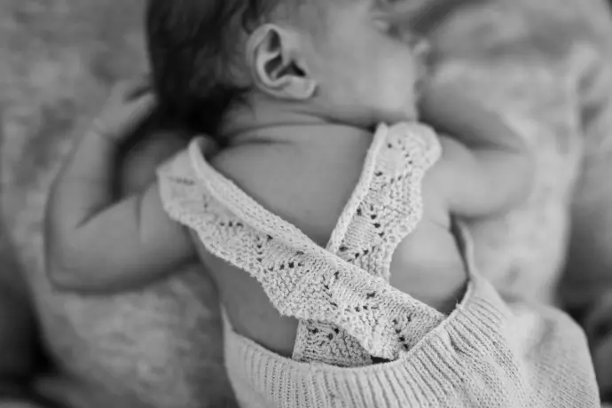 Newornfotografie Haßfurt Newbornfoto Schweinfurt Bamberg Gerolzhofen Ebern Fotograf Haßfurt Familienfotografin Haßfurt Ramona Eller Fotografie mona.fotografiert