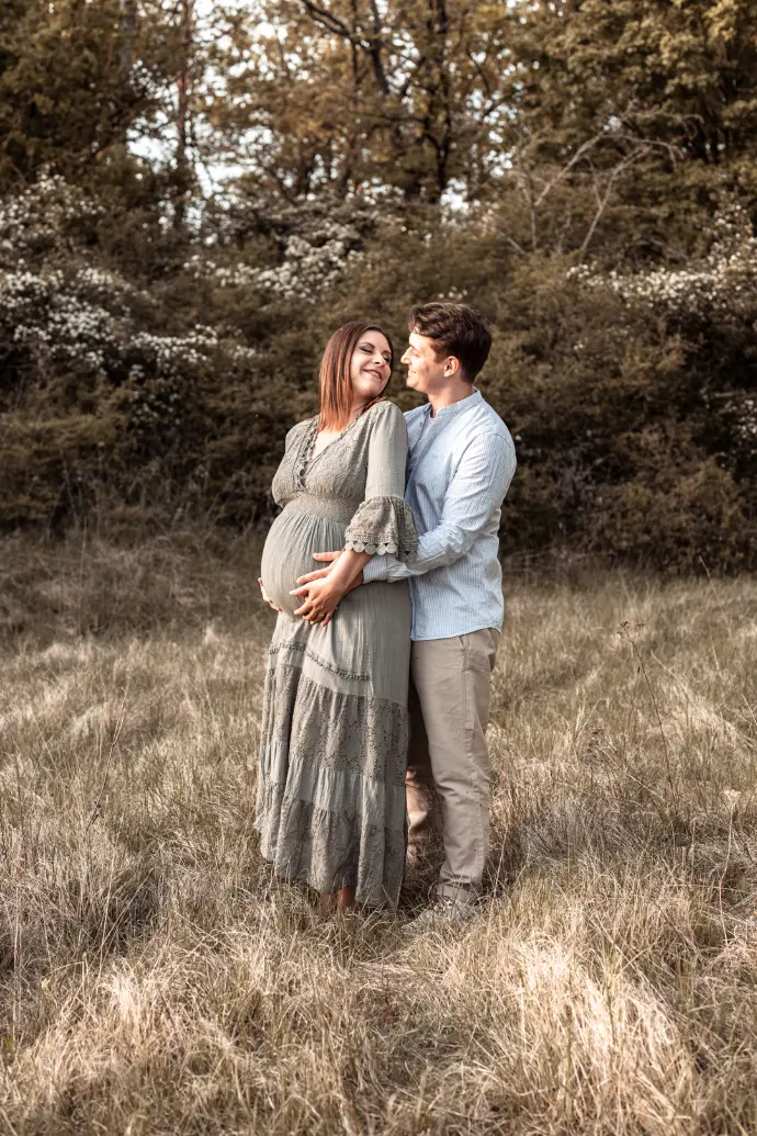 Babybauchfotograf Haßfurt Schweinfurt Bamberg Babybauchfoto Maternityshoot Maternityphotography Familienfotografin Haßfurt Schweinfurt Gerolzhofen Ebern Eltmann Bamberg Ramona Eller Fotografie mona.fotografiert