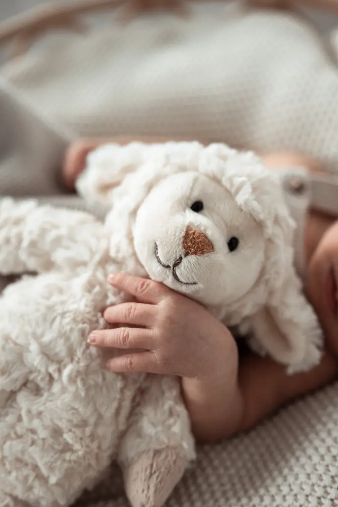 Babyfotograf Haßfurt Schweinfurt Bamberg Newbornfotograf Haßfurt Newborn Homestory Haßfurt Schweinfurt Gerolzhofen Ebern Bamberg Zeil am Main Knetzgau Fotograf Sand am Main Fotograf Knetzgau Fotograf Hofheim i. Ufr. Fotograf Schweinfurt Bamberg Ramona Eller Fotografie mona.fotografiert 