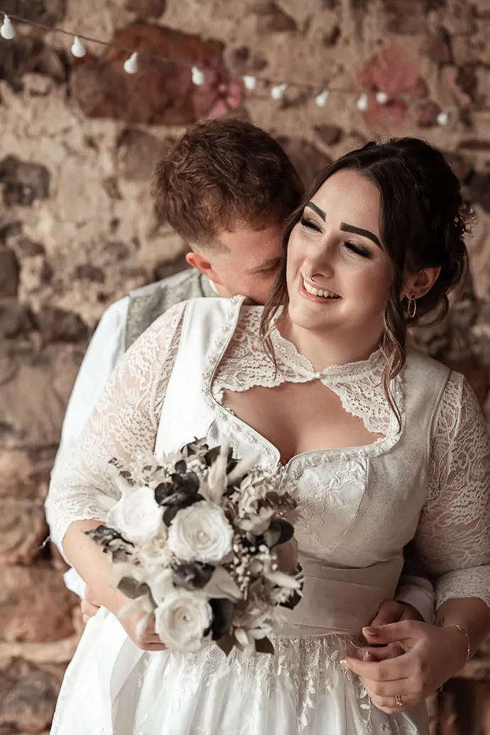 Hochzeitsfotograf Haßfurt Hochzeitsfotograf Schweinfurt Hochzeitsfotograf Bamberg Hochzeitsfotograf Coburg Hochzeit Haßfurt Hochzeit Eltmann Hochzeit Schweinfurt Fotograf Coburg Fotograf Ebern Fotograf Burgpreppach Fotograf Stadtlauringen Fotograf Werneck Ramona Eller Fotografie mona.fotografiert