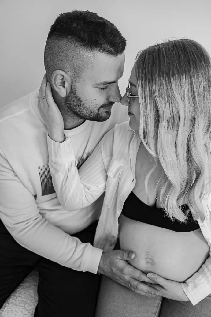 Babybauchfotograf Haßfurt Schweinfurt Eltmann Schwangerschaftsfotograf Haßfurt Eltman Ebern Bamberg Babybauchfotograf Gerolzhofen Bad Königshofen Hofheim Ramona Eller Fotografie Familienfotograf Haßfurt Knetzgau Zeil Ebern Eltmann Bamberg Schweinfurt mona.fotografiert n