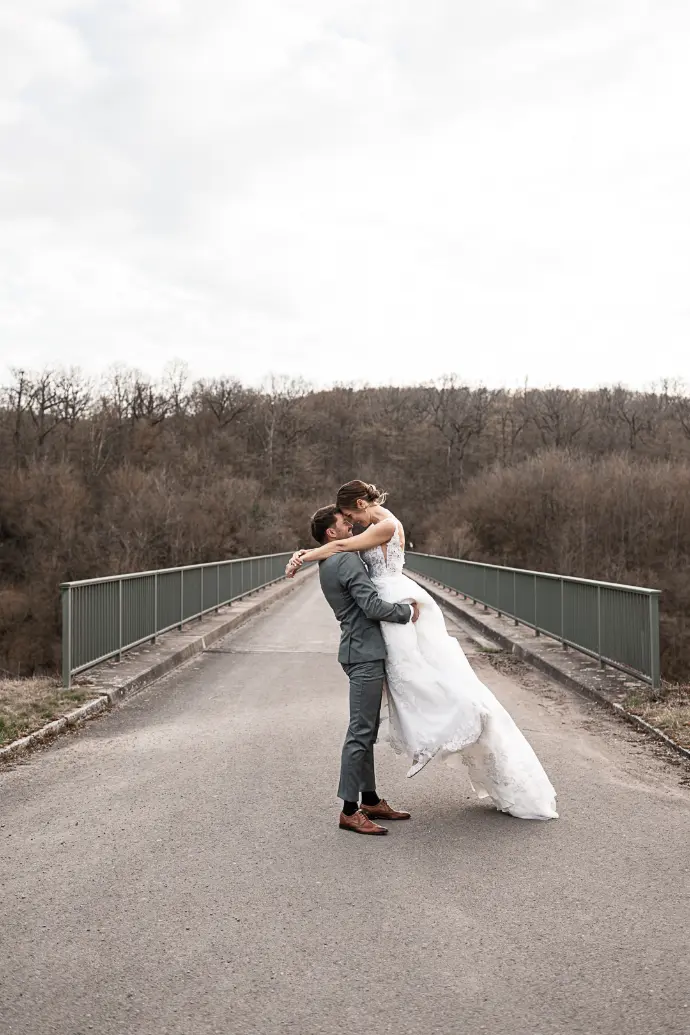 Hochzeitsfotograf Haßfurt Fotograf Haßfurt Ramona Eller mona.fotografiert Hochzeitsfoto Hochzeit Brautpaar Brautpaarfotoshooting Hochzeitsfotograf Haßfurt Schweinfurt Hochzeitsfotograf Bamberg Hochzeitsfotograf Coburg Gerolzhofen Werneck Hochzeitsfotograf Eltmann Burgebrach Burgpreppach Fotografin Ramona Eller 