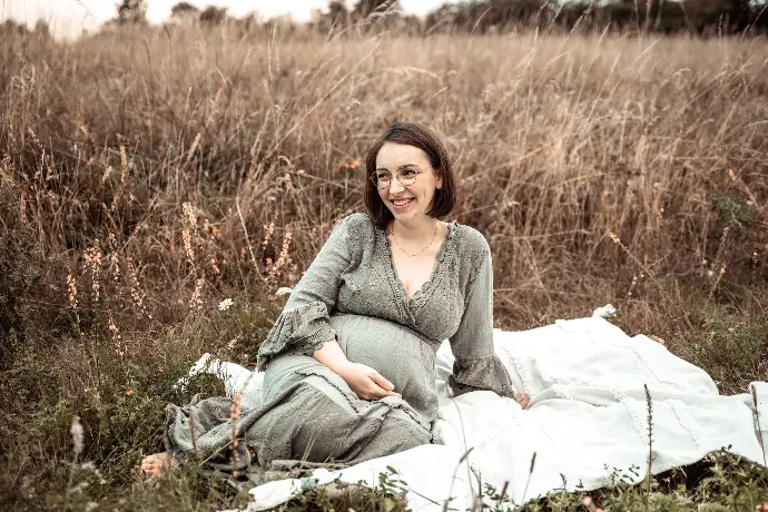 Babybauchshooting Haßfurt Babyauchfoto mona.fotografiert Ramone Eller Babybauchfotografie Haßfurt Schweinfurt Eltmann Bamberg